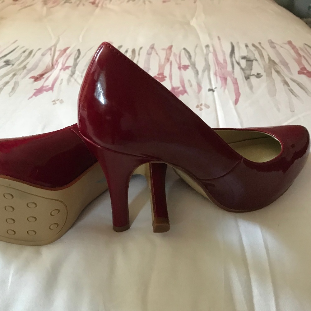 Pumps, Maroon red